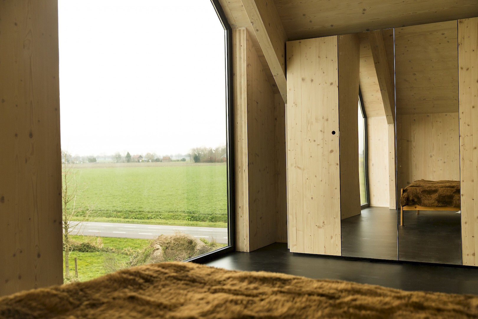 Boerderijwoning met massief houtbouw constructie