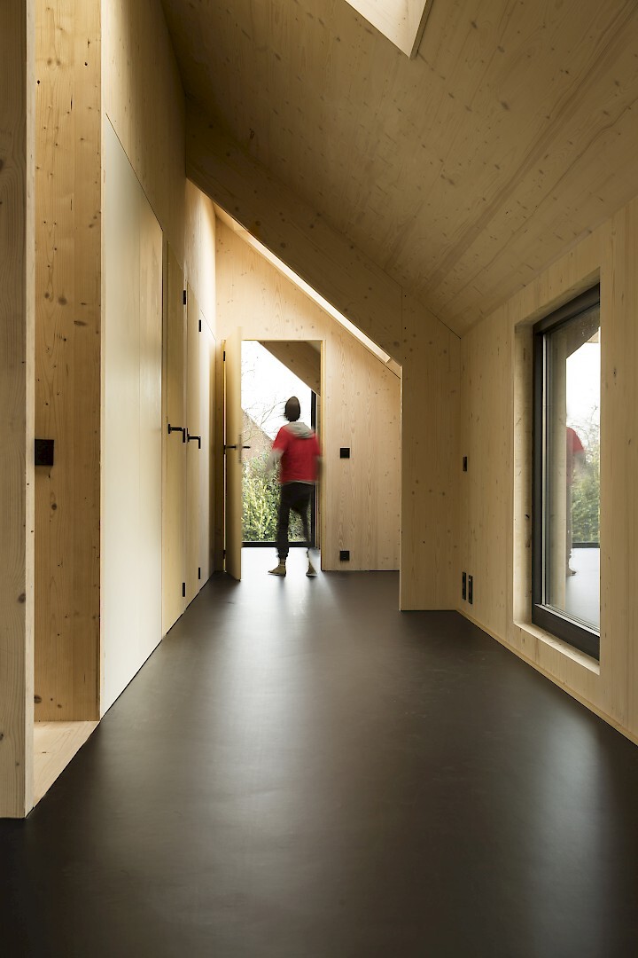 Boerderijwoning met massief houtbouw constructie