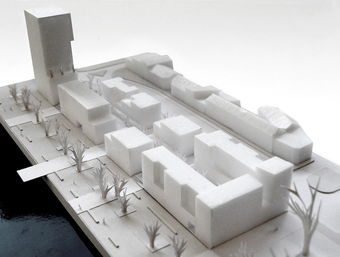 'Between dock and boulevard', 33 woningen en 112 appartementen