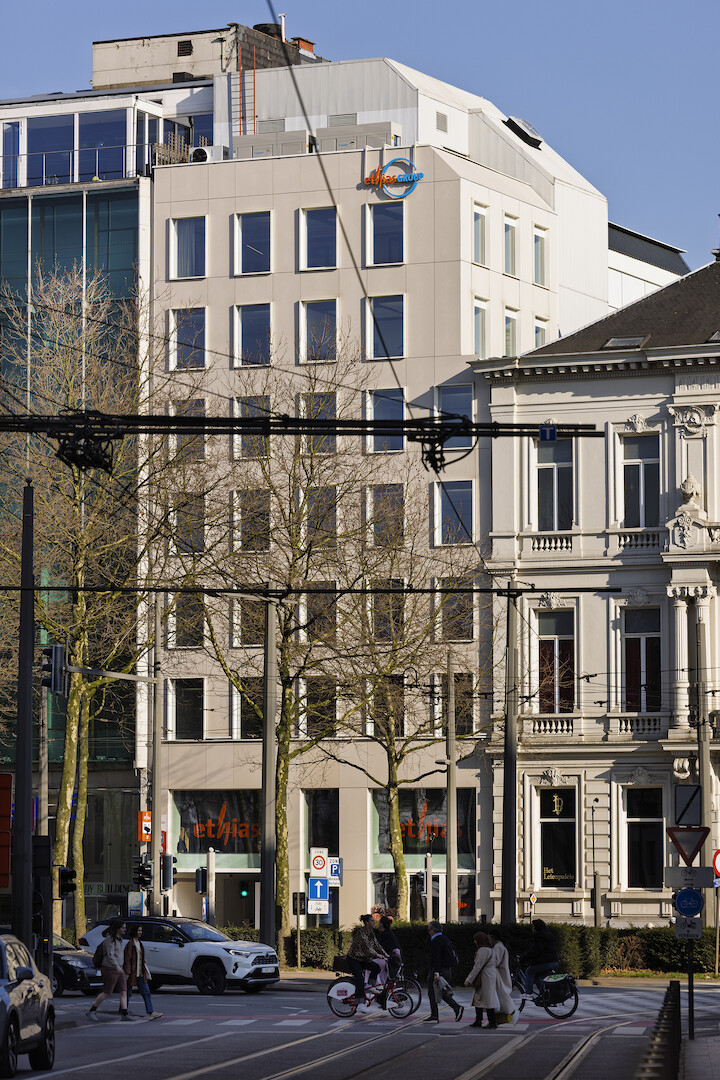 Gevelrenovatie met oog voor het ritme van de Antwerpse Leien