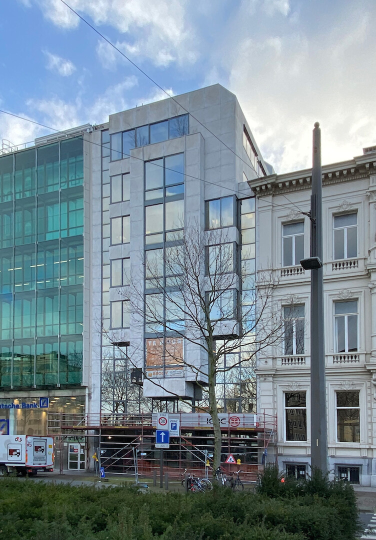 Gevelrenovatie met oog voor het ritme van de Antwerpse Leien